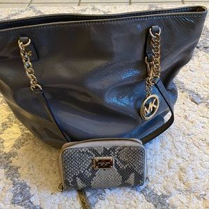 Michael Kors gray shoulder bag